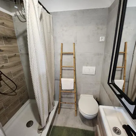 Apartment Nessa With A Private Jacuzzi *