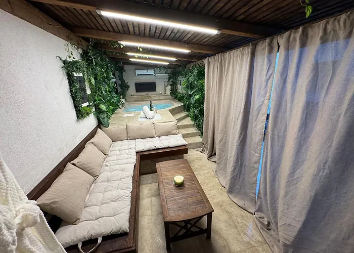 Nessa With A Private Jacuzzi Apartman Krk Town