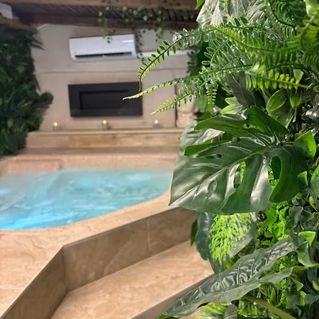 דירה Nessa With A Private Jacuzzi קרק