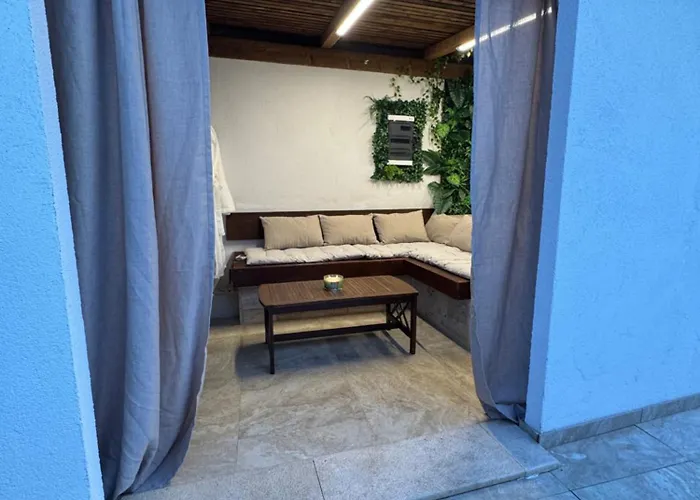 Nessa With A Private Jacuzzi Appartement